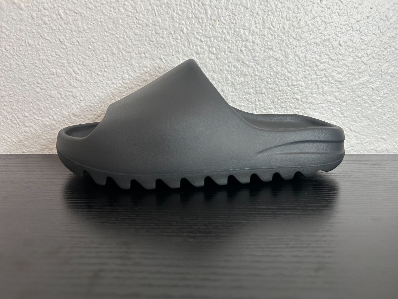 YEEZY SLIDES ONYX SIZES 4-13 US MEN ⚡️FAST SHIPPING⚡️