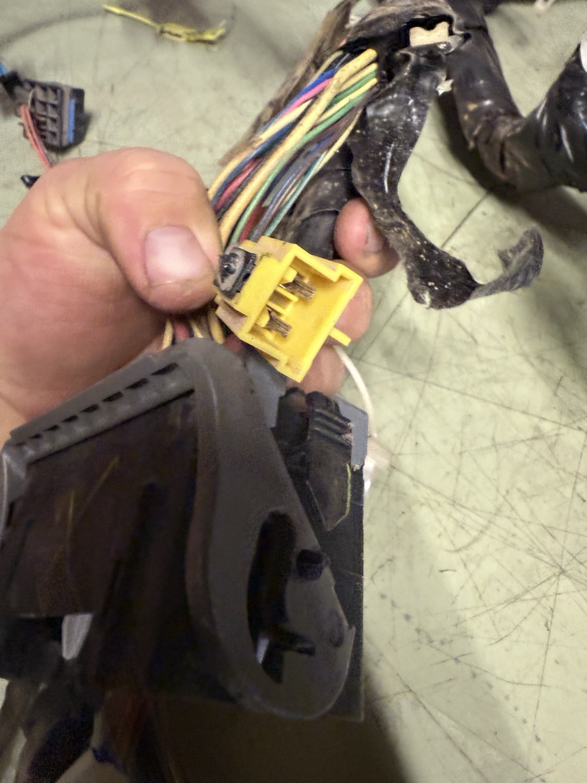 2005 Chevy GMC Silverado 2500 LLY Crew Cab Dashboard Wiring Harness