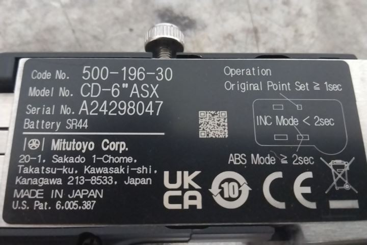 Mitutoyo 500-196-30 0-6 In Range 1-37/64 In Jaw Depth 4-Way Digital Caliper (BW)