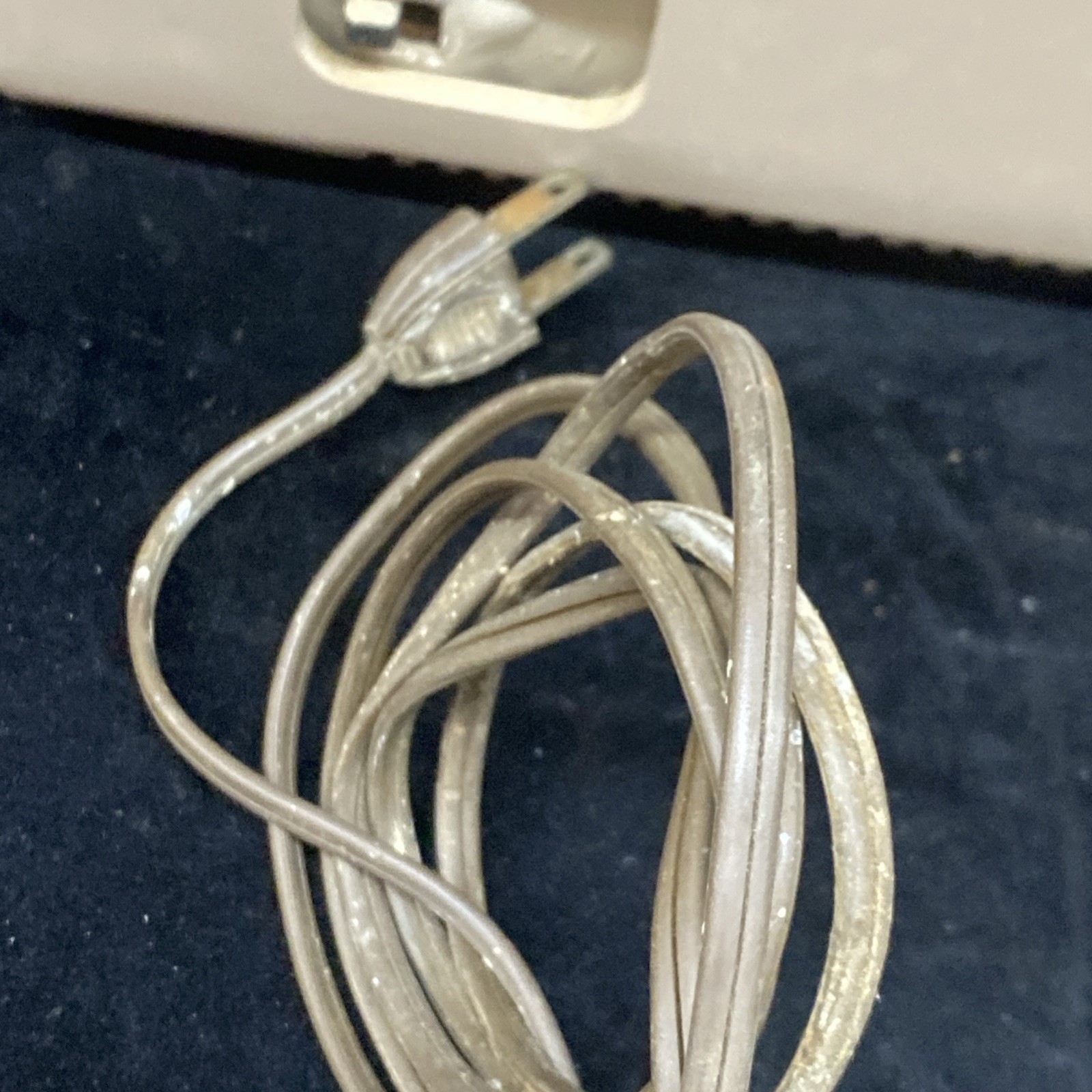 ZENITH AUTOMATIC FREQUENCY CONTROL GREEN TUBE RADIO (TESTED) Works VINTAGE 1950s