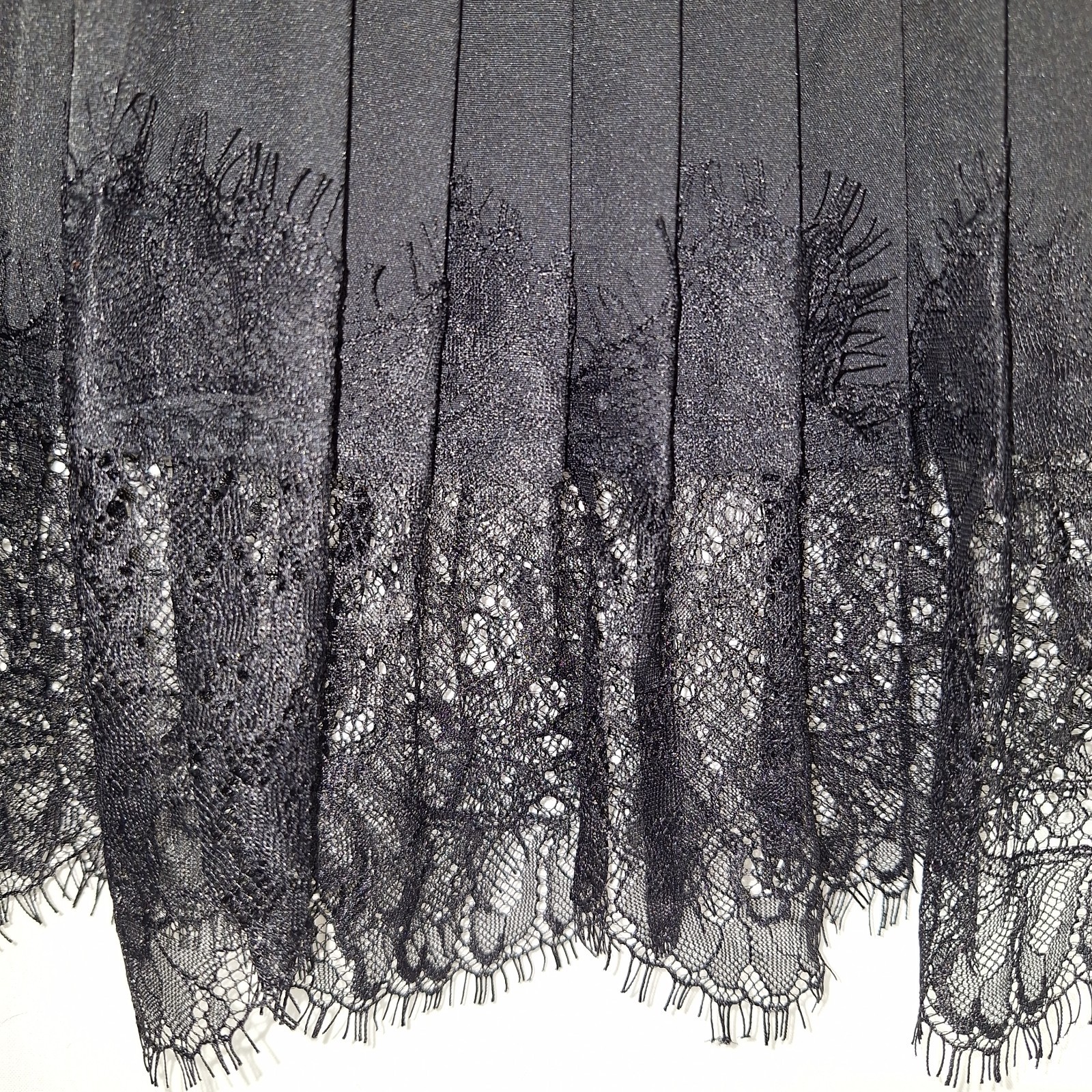 Black Y2K-style Lace Mini Skirt Pleated Ruffle Trim M Coquette Fairy Grunge Punk