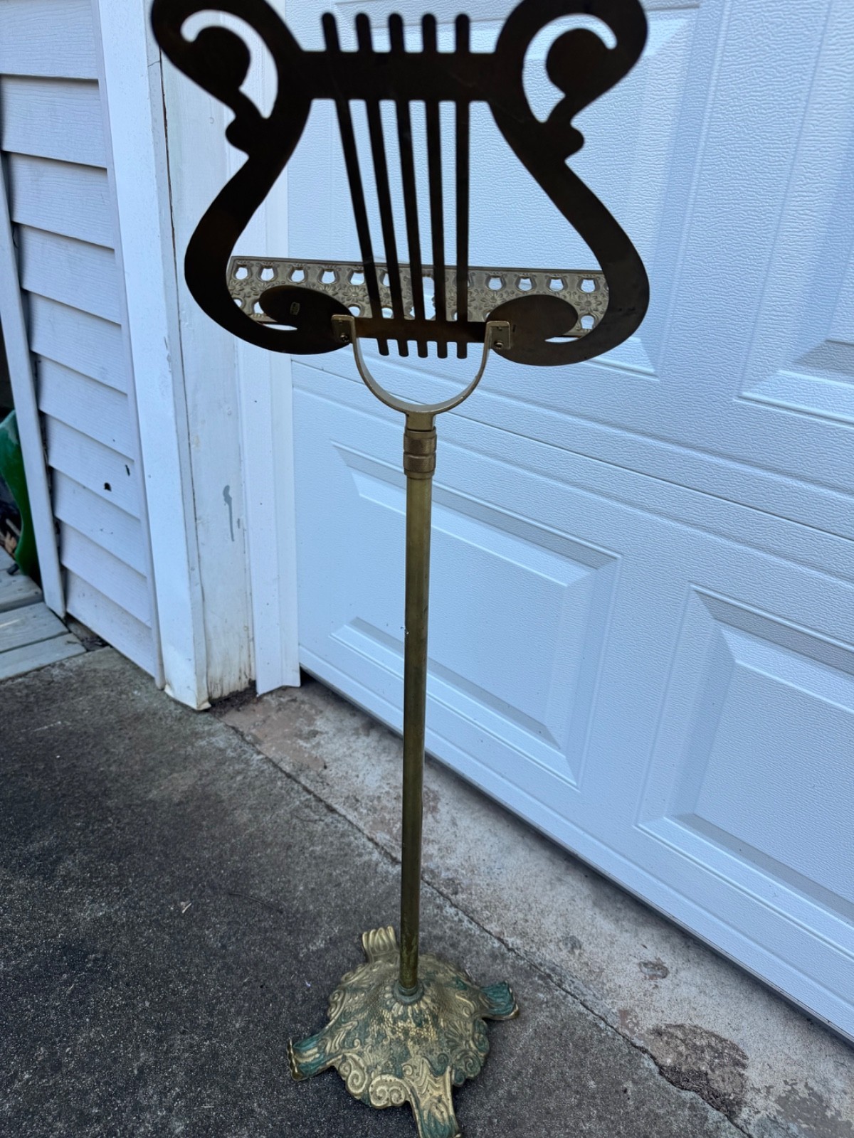 Vintage Brass Harp Music Stand Gold Metal Lyre Shaped Footed Telescoping 36-49"