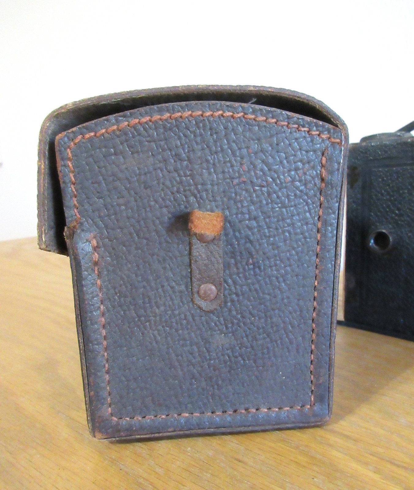 (O) Balda Rollbox Camera w/ Leather Case and Remote Cable Thread, 1930s