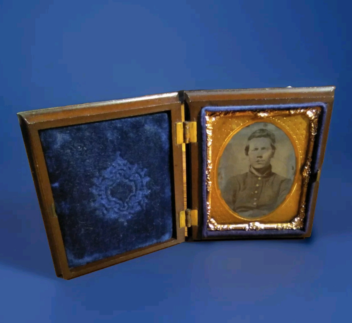 Tintype Of Civil War Soldier In Uniform In Brown Embossed Full Thermoplastic...