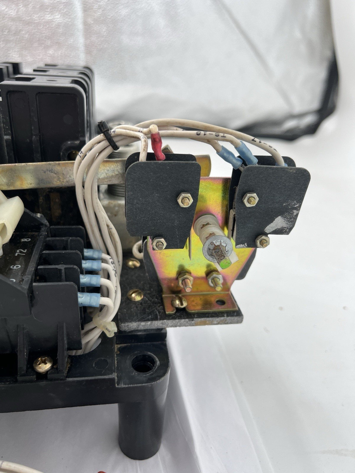 Asco 300 Series Automatic Transfer Switch, 3P, 22-35A, 3Ø, 480-600V, For Motors