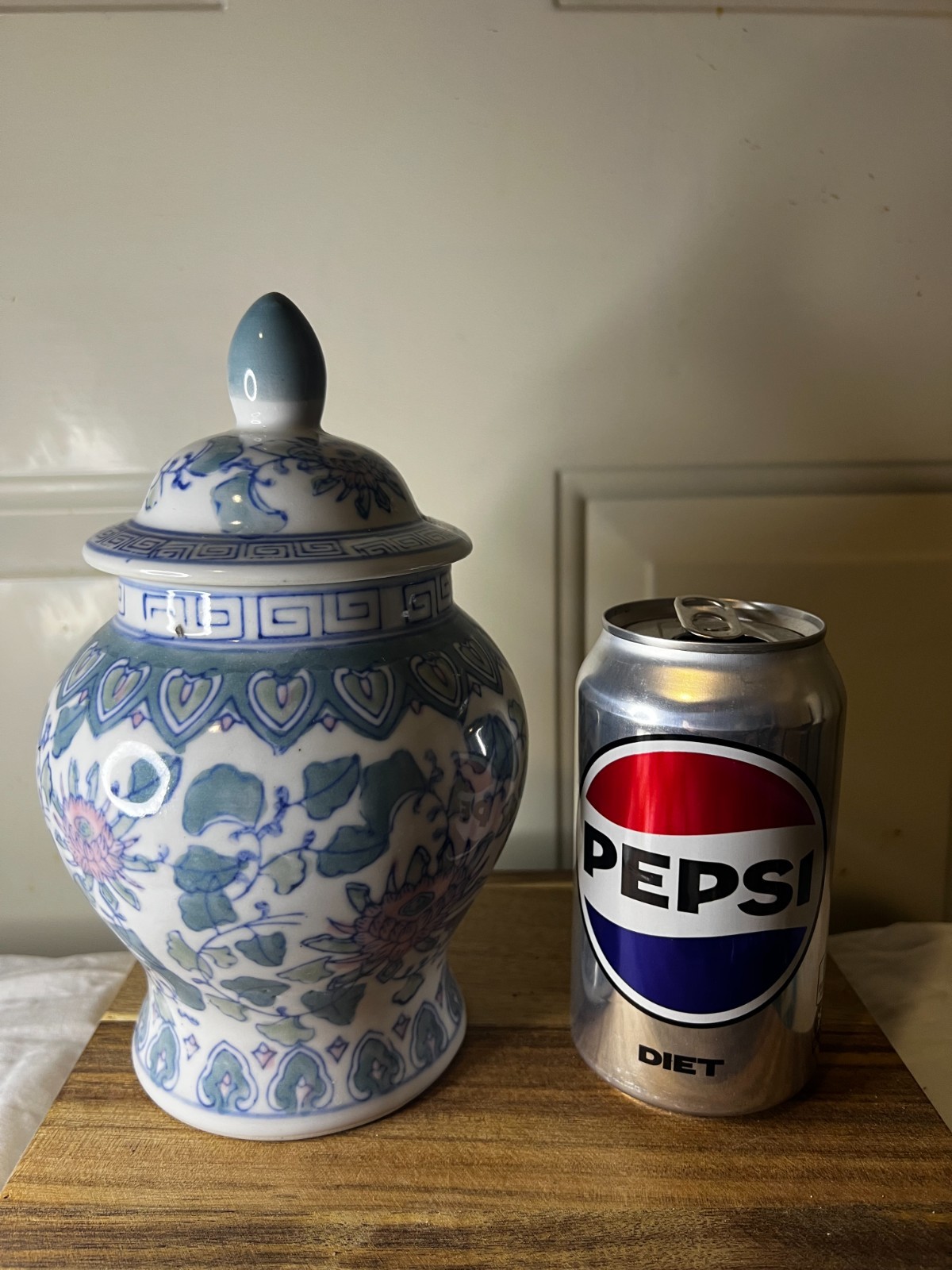 Vintage Chinese Blue Green Floral Pattern Porcelain Ginger Jar With Lid