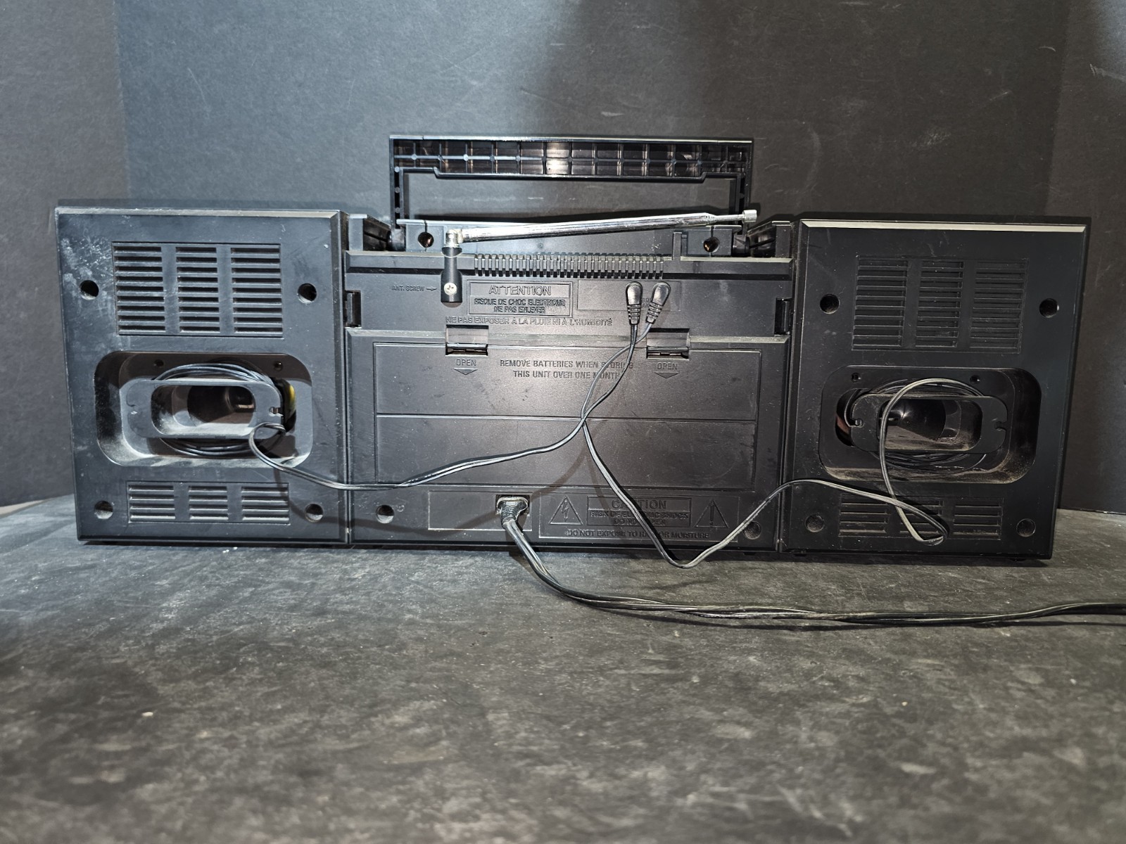 Vintage GE General Electric Boombox Model 3-5663A Radio Cassette Player - Tested