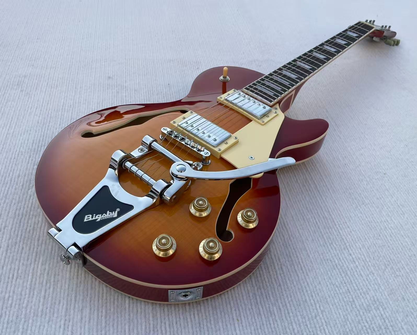 Electric Guitar Semi-Hollowbody Raised Flame Maple Back&Top Glossy Finished