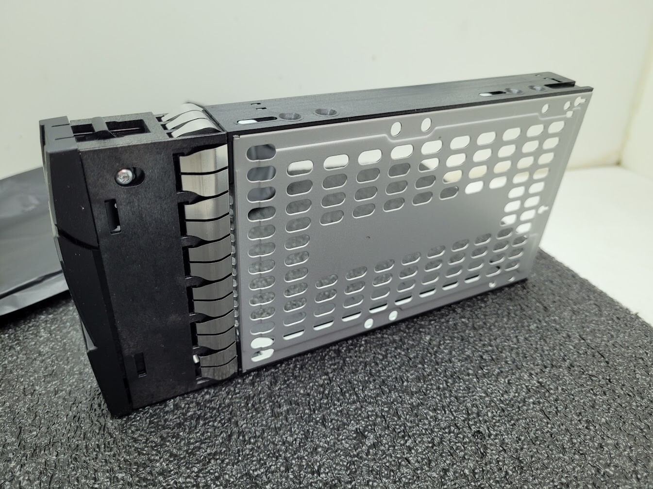 HDD LFF 3.5" Hard Drive Tray Array Caddy JBOD 0993690-03