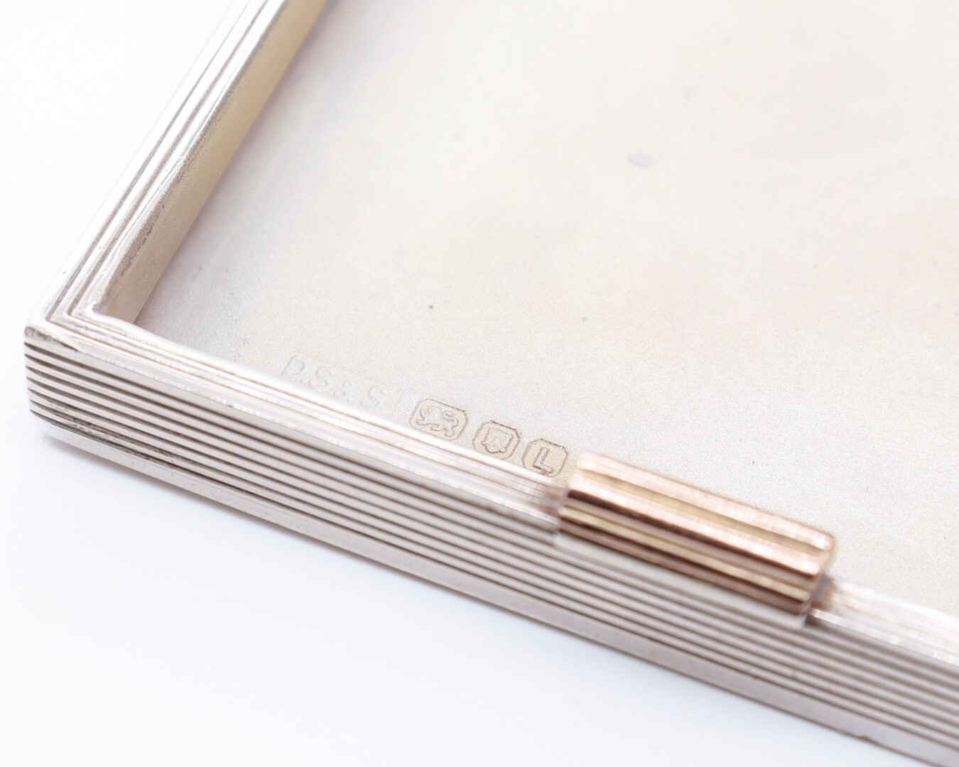 Machine Age David Sutton & Sons English Sterling Silver Engine Turned Compact