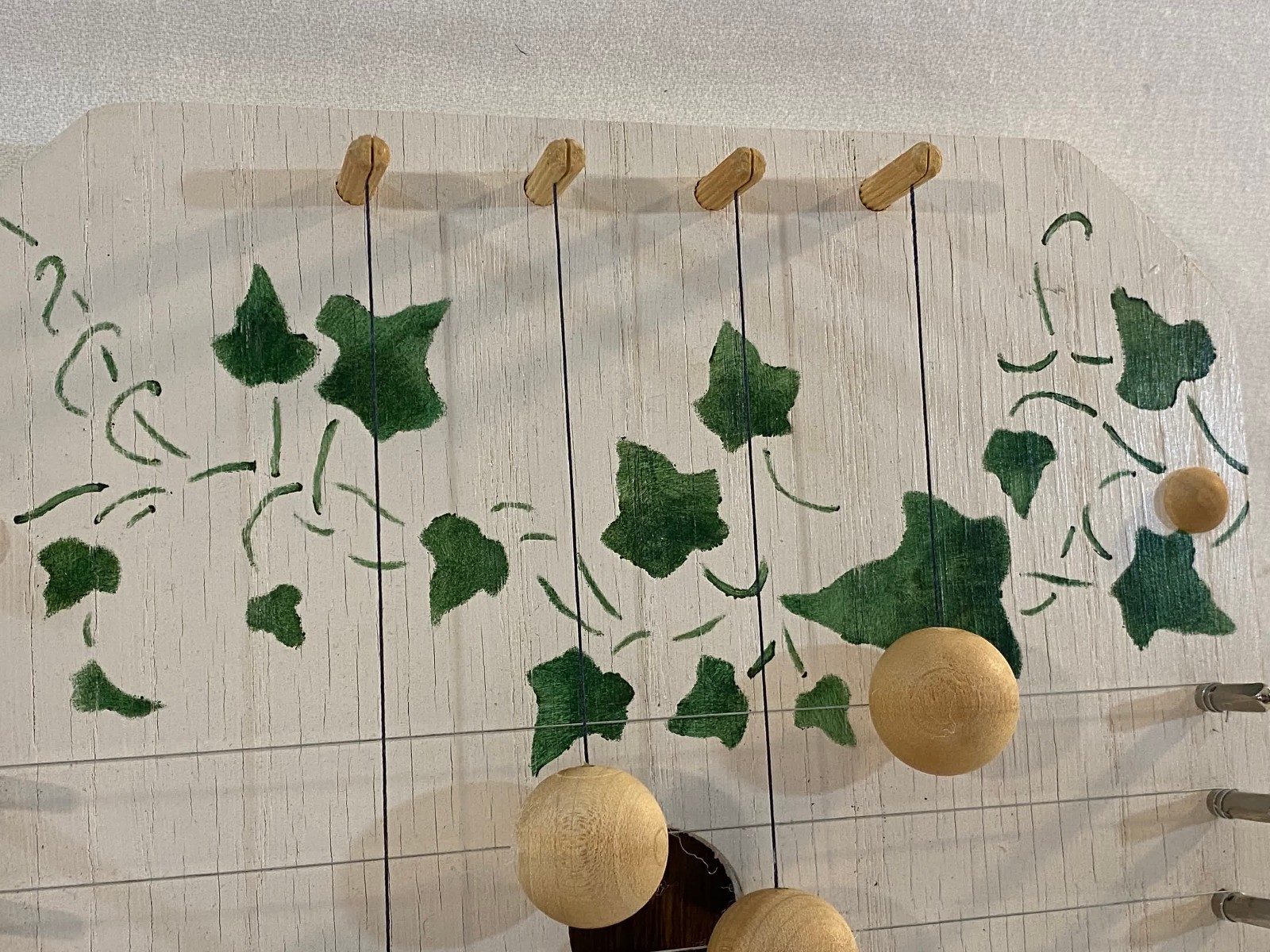 UNBRANDED DOOR HARP CHIME GREEN LEAF FOLIAGE