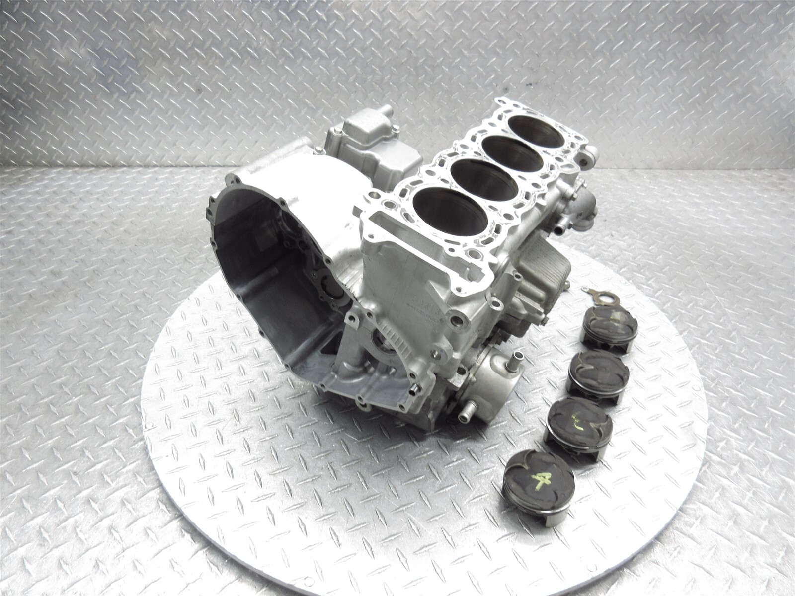 2015 11-20 Suzuki GSXR 750 GSXR750 Crankcase Case Engine Motor Block Piston Lot