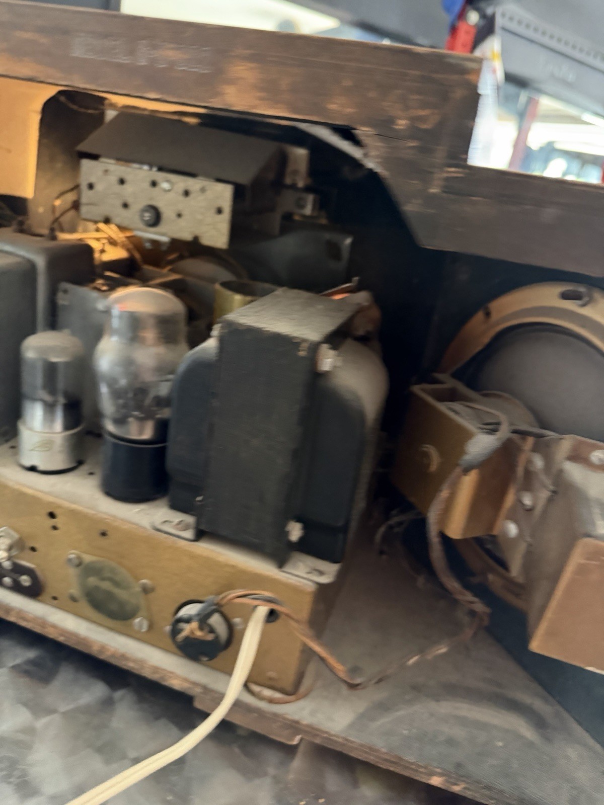 Original Finish 1939 ZENITH 6-S-322 “Stars and Stripes” SIX TUBE TABLE RADIO