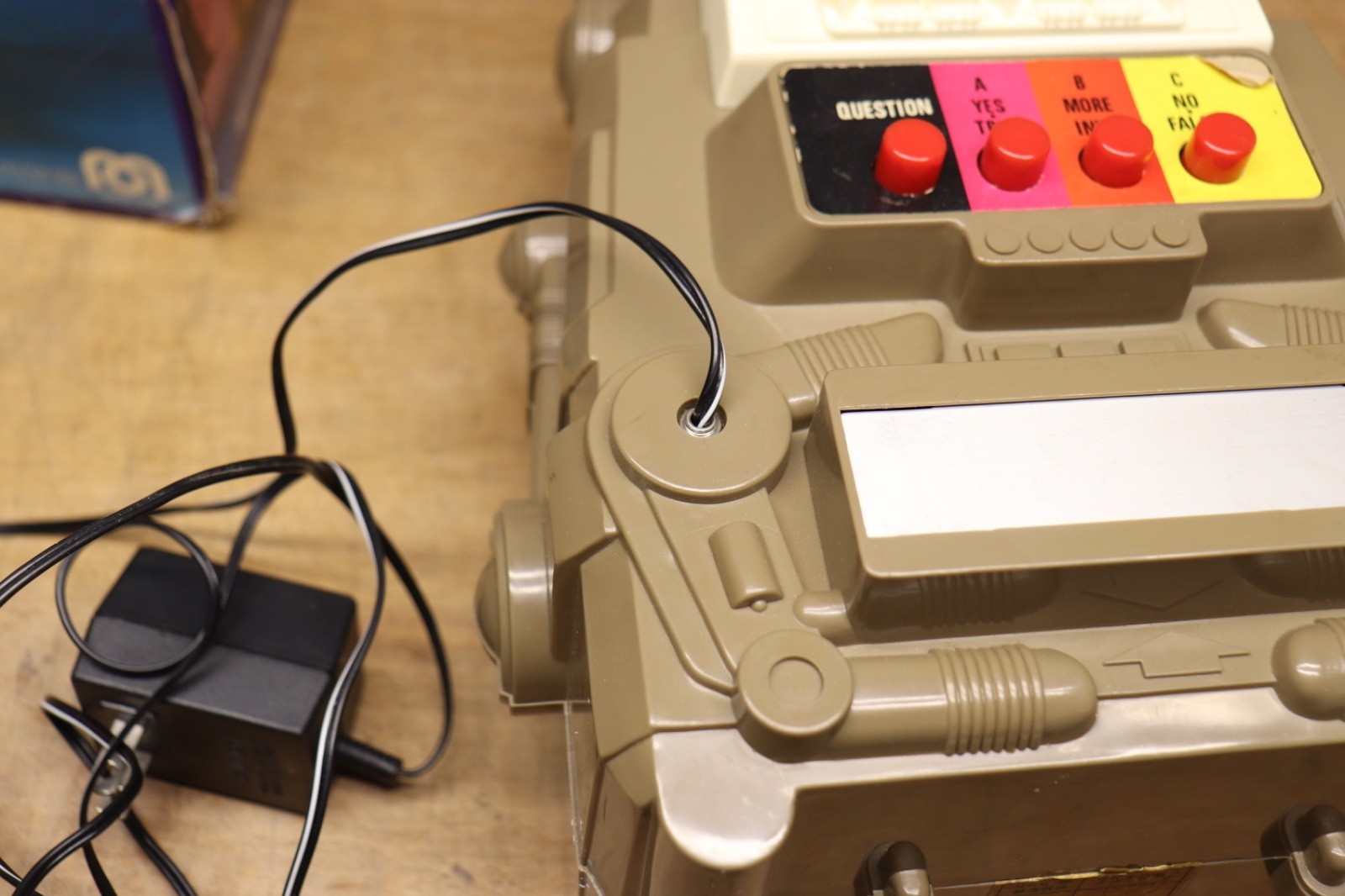 Vintage Mego 1978 2-XL Robot Toy 8 Track Player & 5 Cartridges