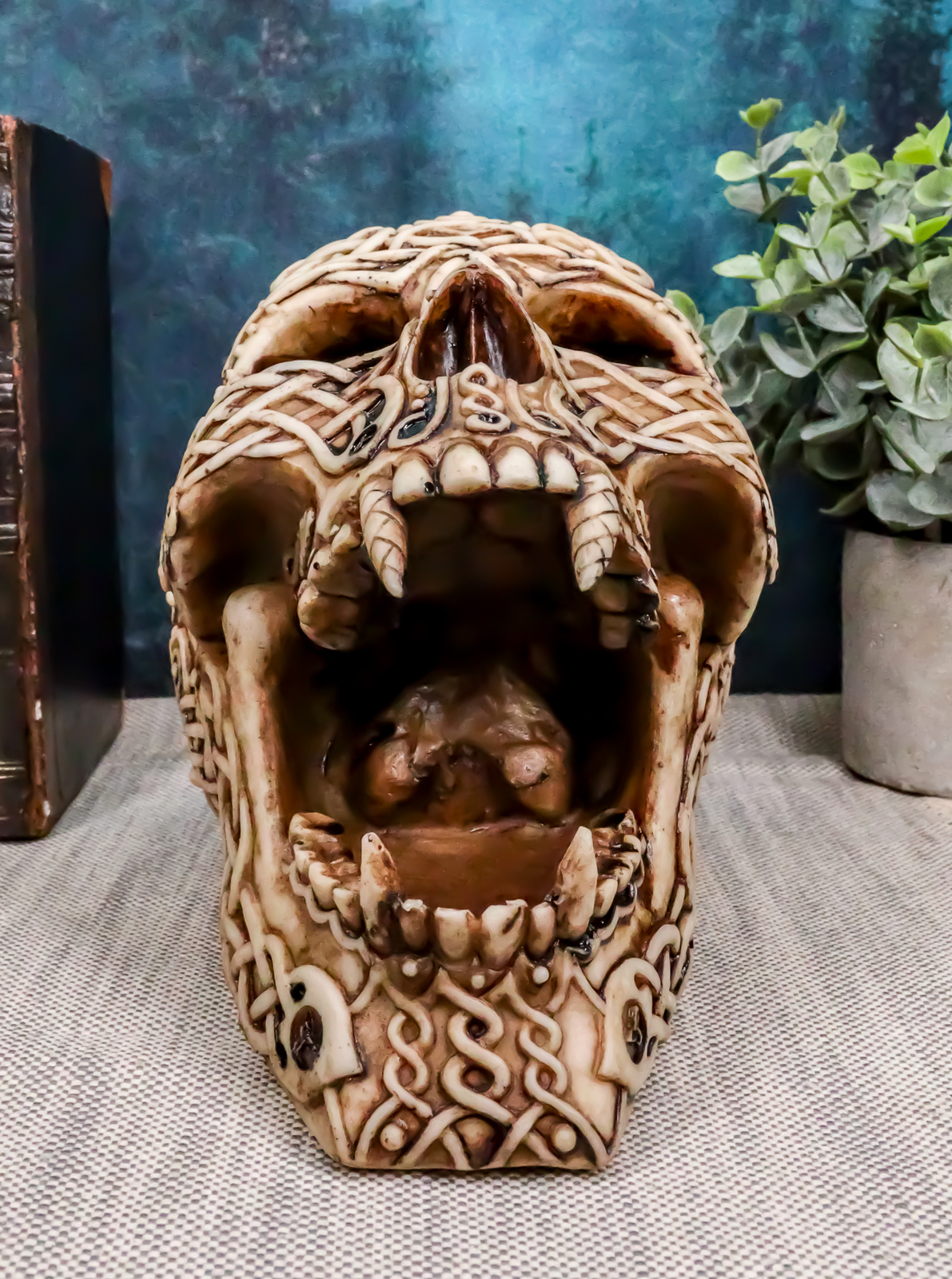 Ebros Celtic Knotwork Bloodlust Vampire Skull Ashtray Statue 7.5"L