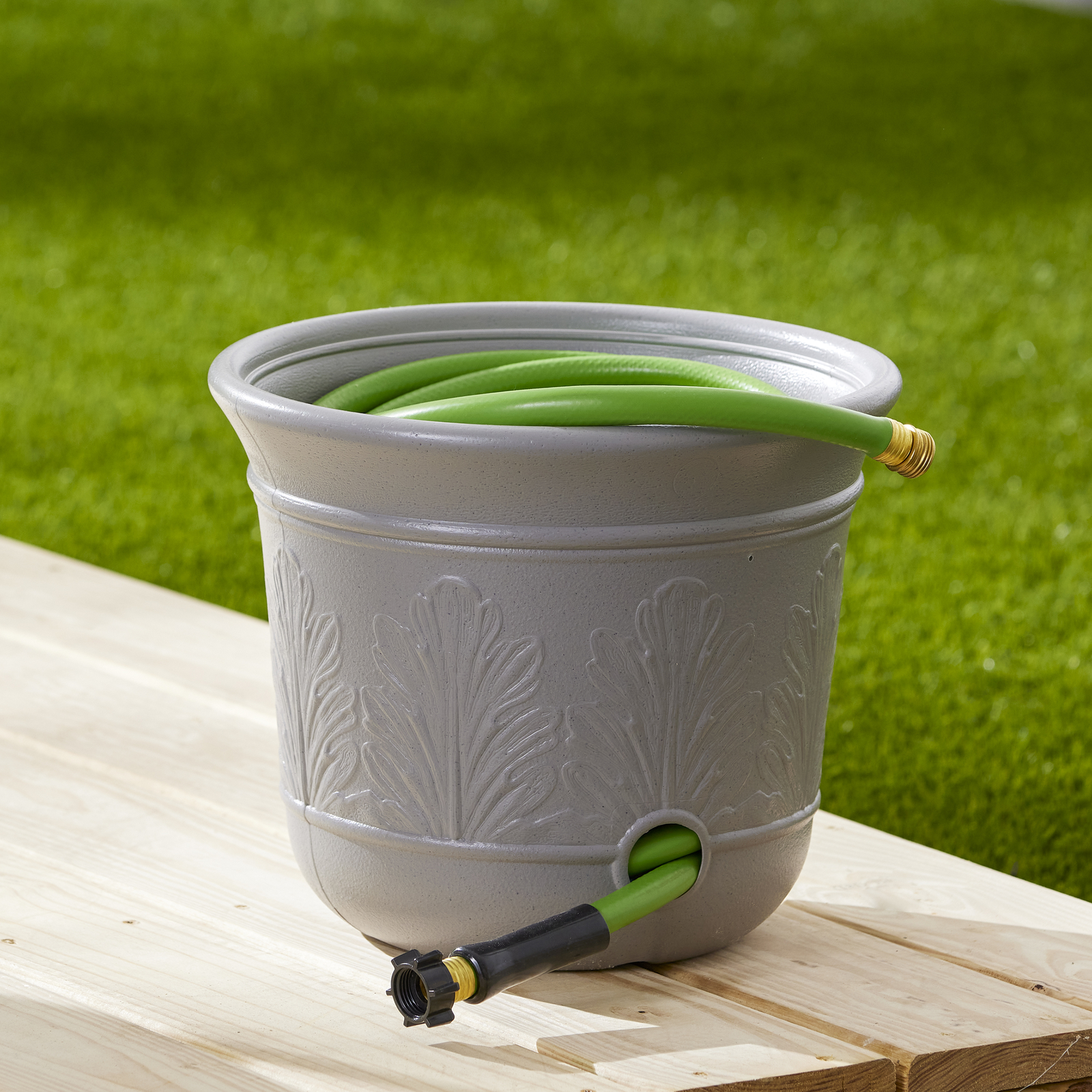 Suncast 300 Foot Heavy Duty 5 Gallon Decorative Expandable Garden Hose Pot, Gray