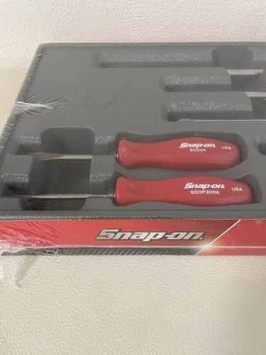 Snap On Screwdriver Set, Combination 7 Pcs. RED HARD HANDLES SDDX70AR NEW