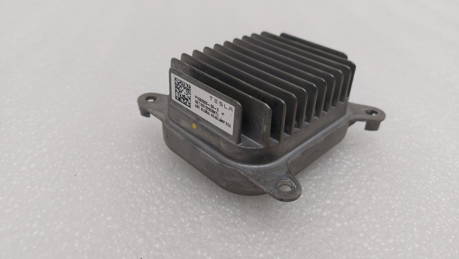 2018-2023 Tesla Model 3 LED Headlight Ballast Control Module P1532925-09-E OEM