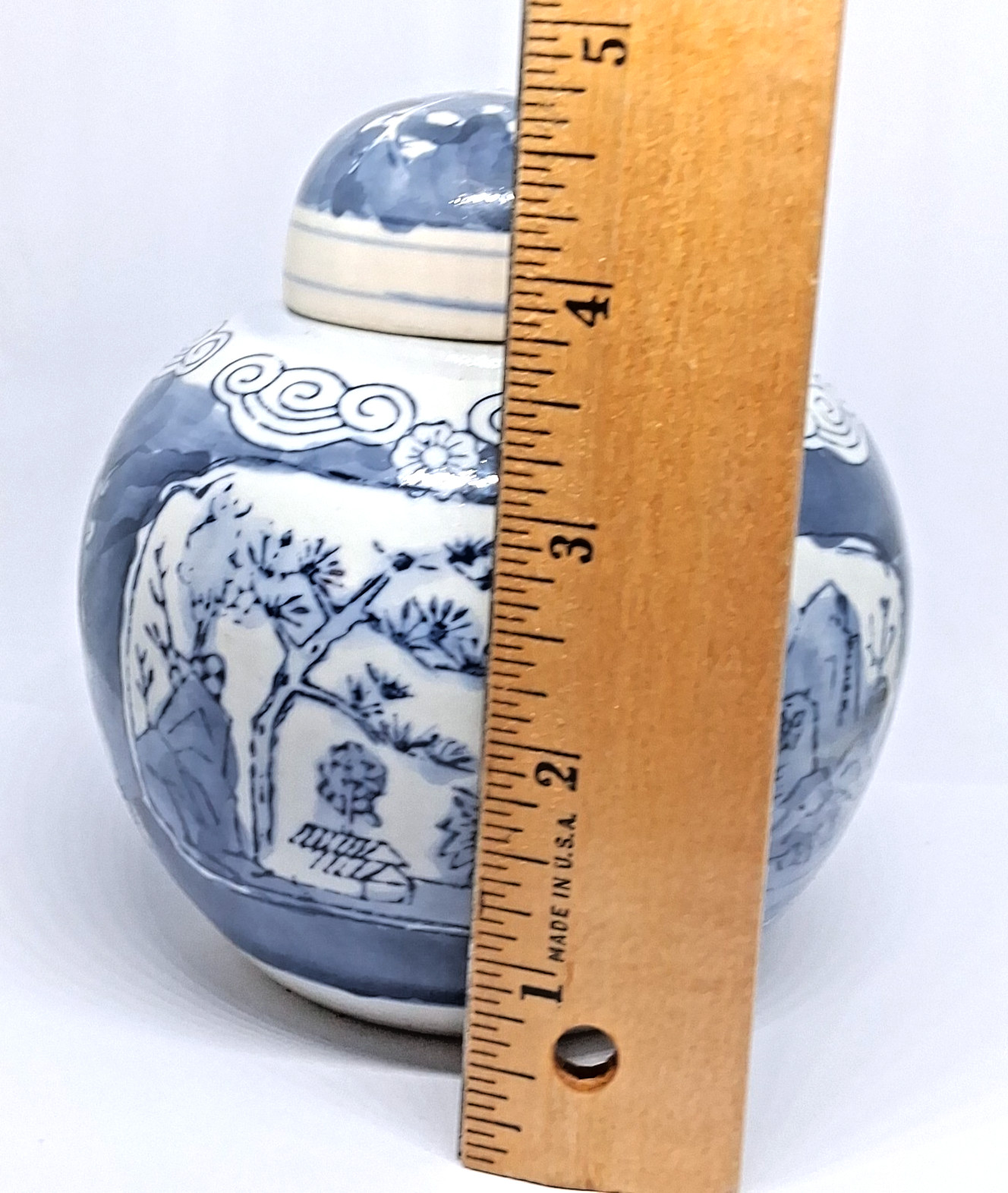 Beautiful Asian Blue & White Glaze Ceramic Lidded Ginger Jar / Urn 4.5" Tall