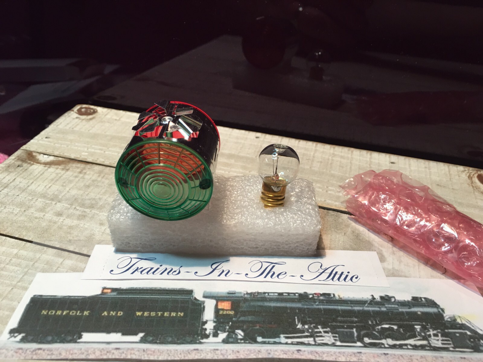 Lionel 394-37 ROTARY BEACON TOP WITH CORRECT DIMPLE BULB