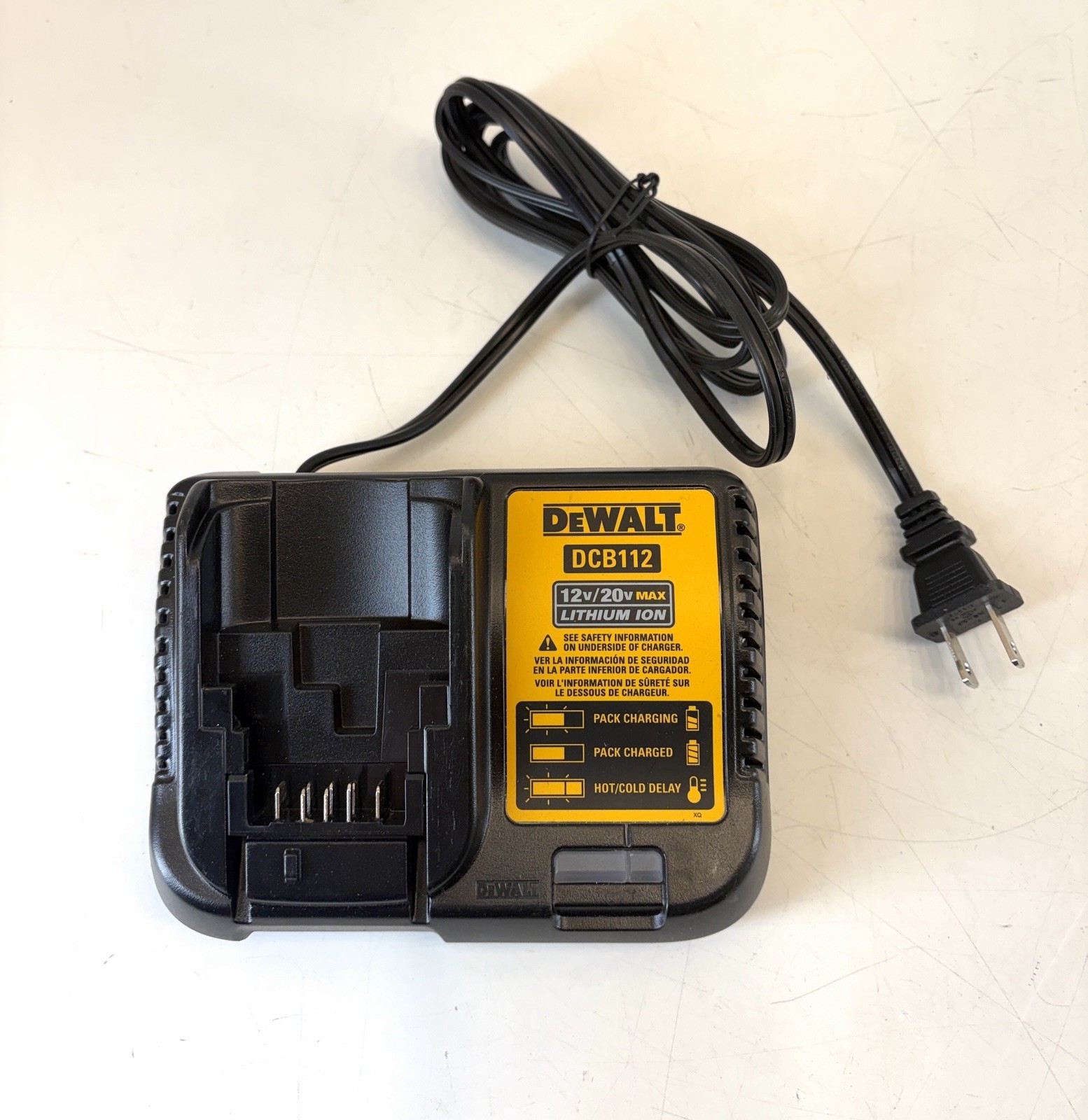 DeWalt 12V/ 20V Battery Charger For Battery DCB204 DCB200 DCB205 Model DCB112