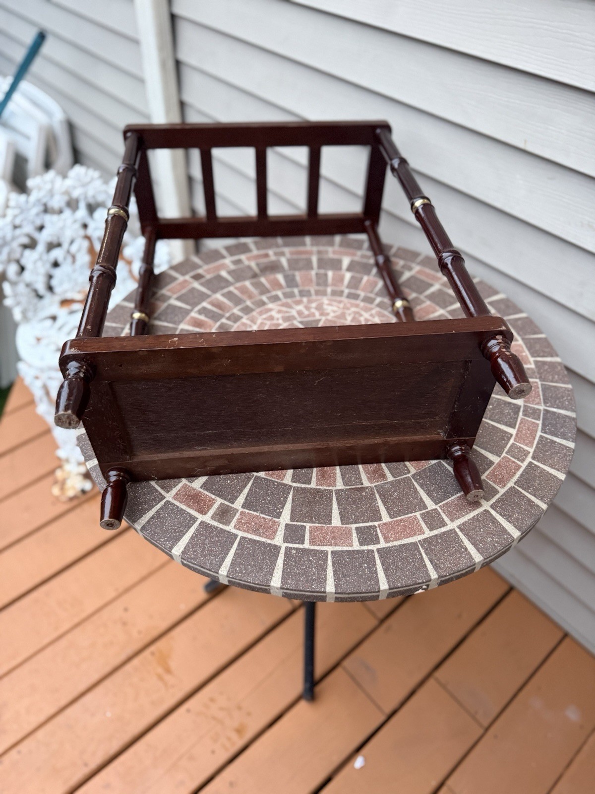 Vintage Bombay Company mahogany/brass umbrella stand W/faux bamboo. Missing Tray