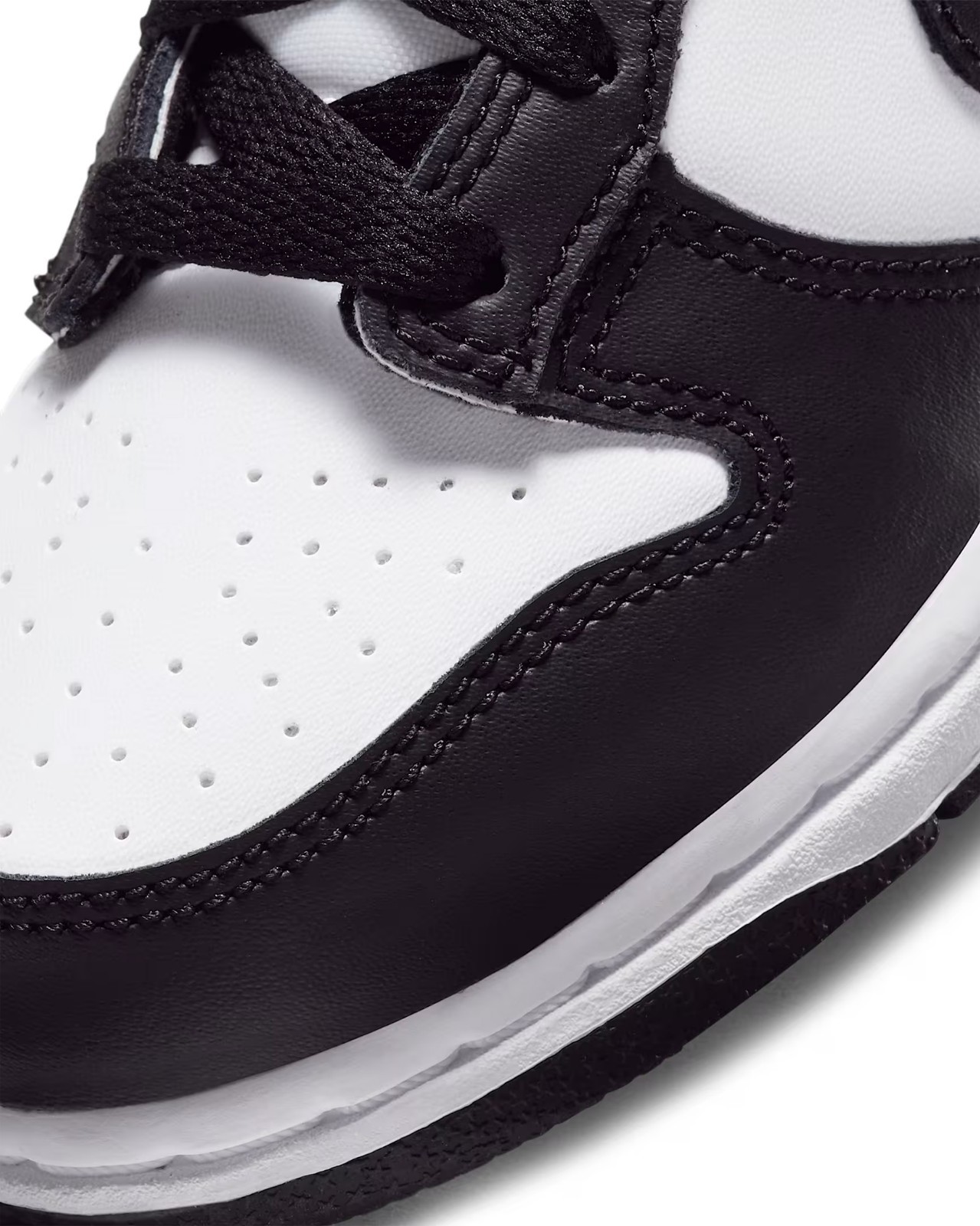 Nike Little Kids Black/White Dunk Low Sneaker Shoes, CW1588-100 (PS)