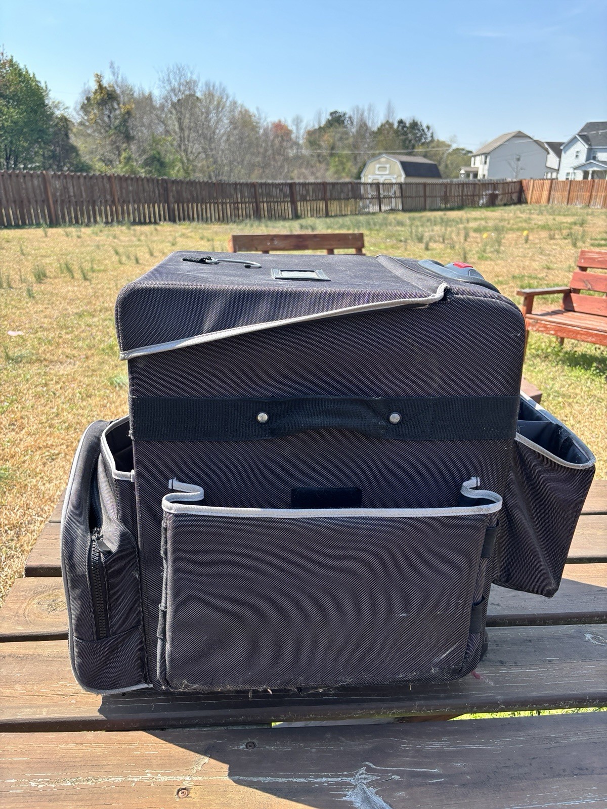 Rubbermaid Commercial 25" Executive Quick Cart Large - Gray