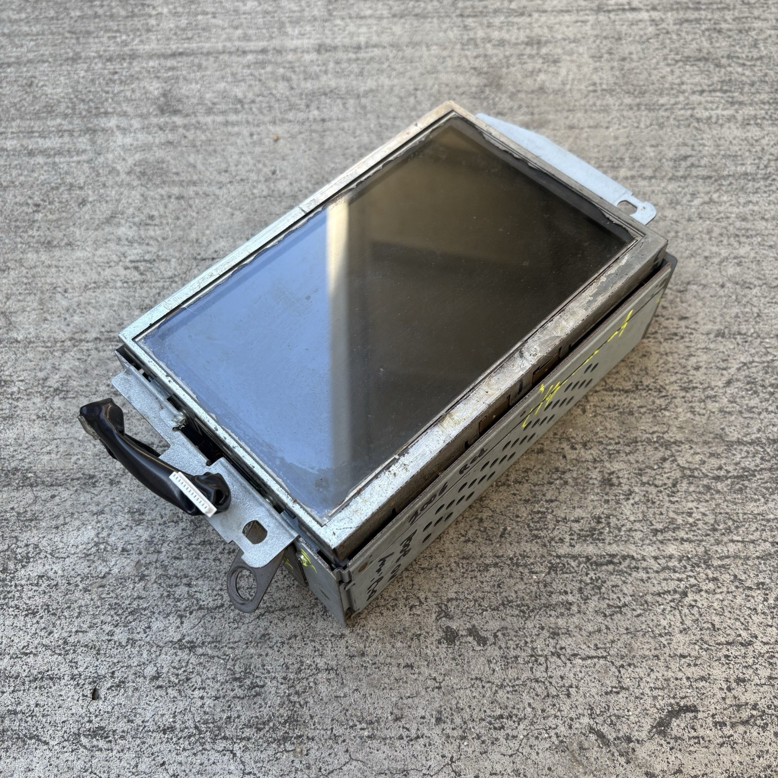 2006-2009 Toyota Prius MFD Dash Display Screen Radio 86110-47081 PARTS ONLY