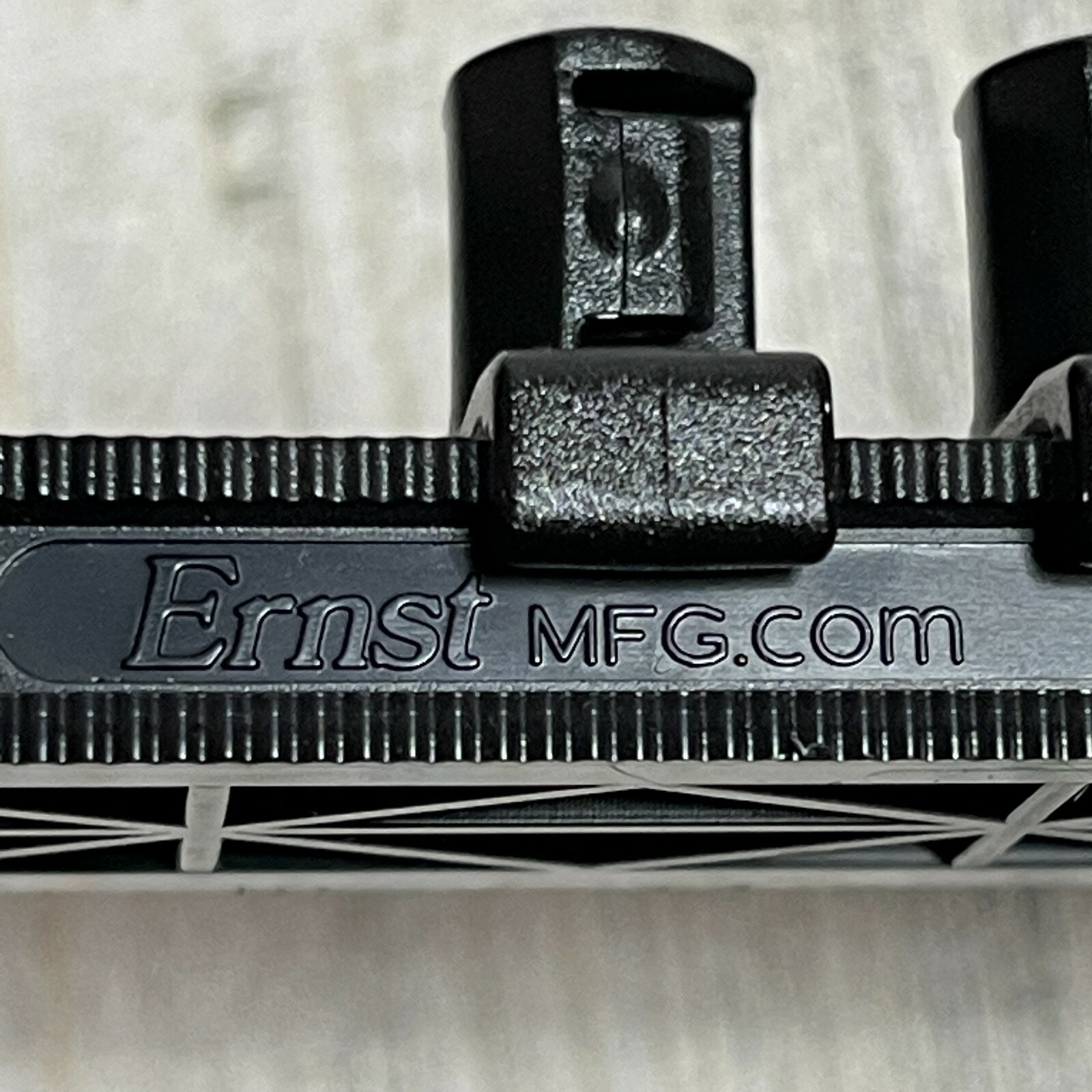 Ernst 3/8" Drive 8" Socket Organizer Rail with 9 Twist Lock Clips - Black