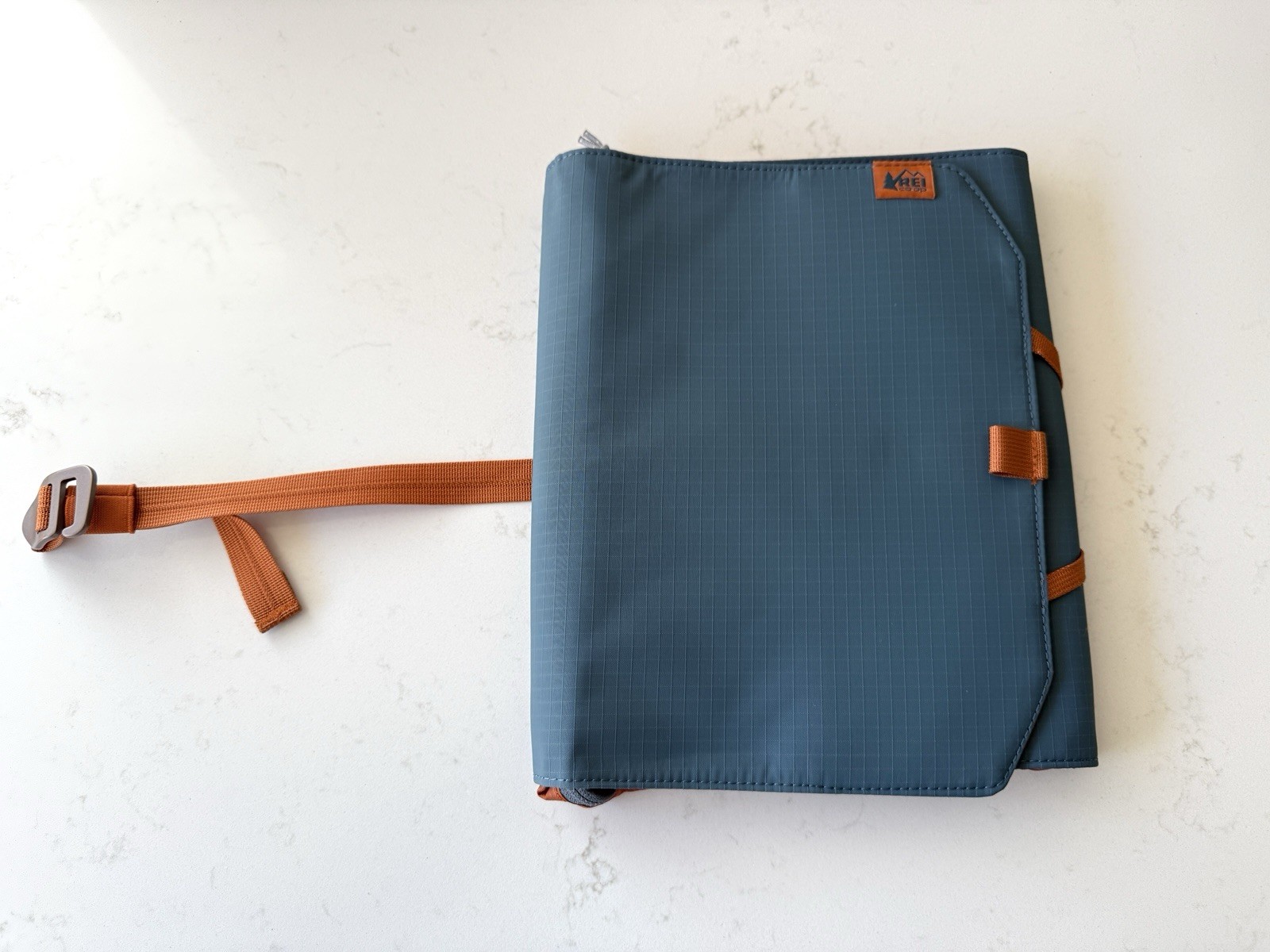 REI Co-op Hanging Toiletry Bag Orange Blue Travel Organizer Shower Roll - *READ*