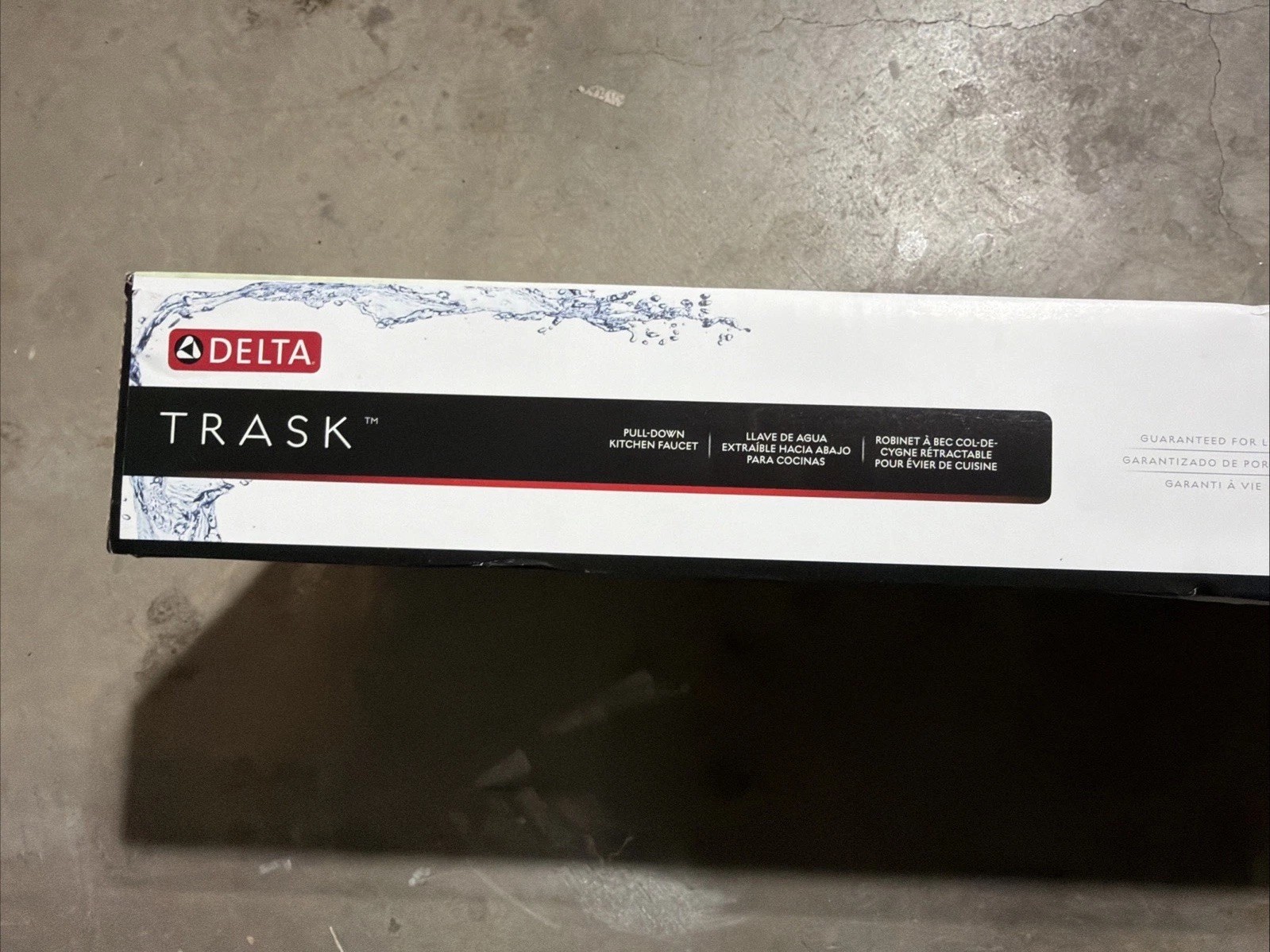 Delta Trask 19933-CZSD-DST Pull-Down Kitchen Faucet Champagne Bronze Finish