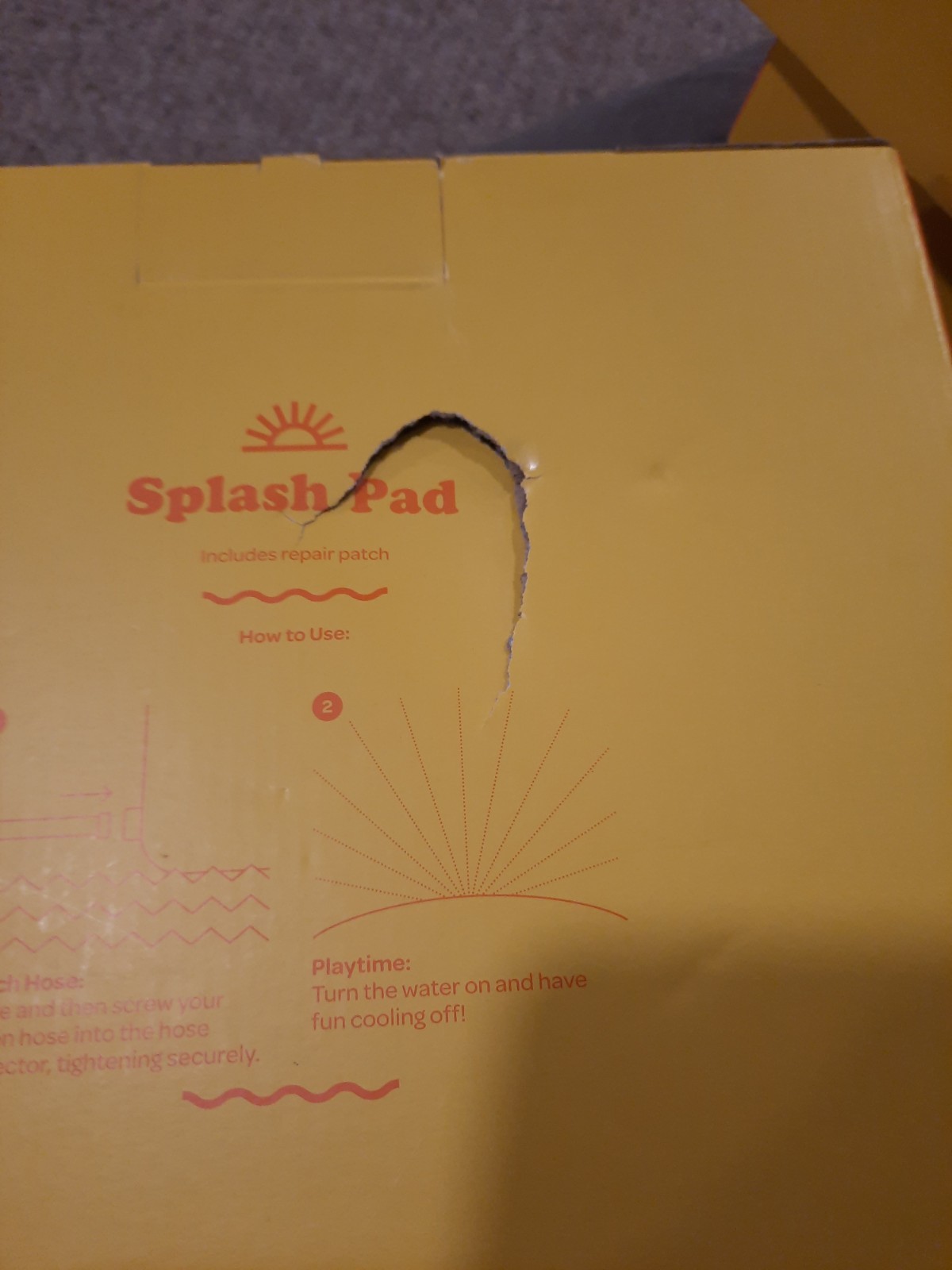 NEW SUN SQUAD INFLATABLE SPLASH PAD 5 FOOFOR KIDS BOX IS DINGED SPLASH PAD NEW