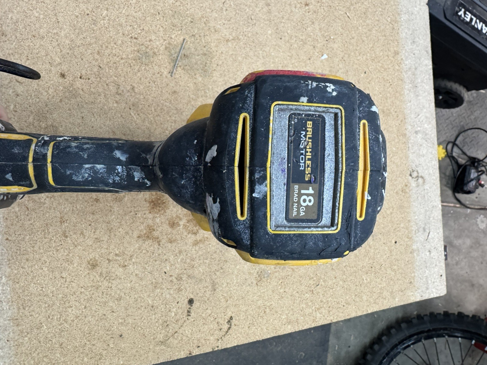 DEWALT 20V MAX XR 18-Gauge Brad Nailer DCN680