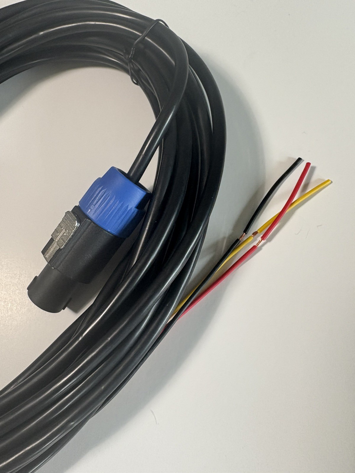 *OEM* REL Acoustics speakon 10m cable