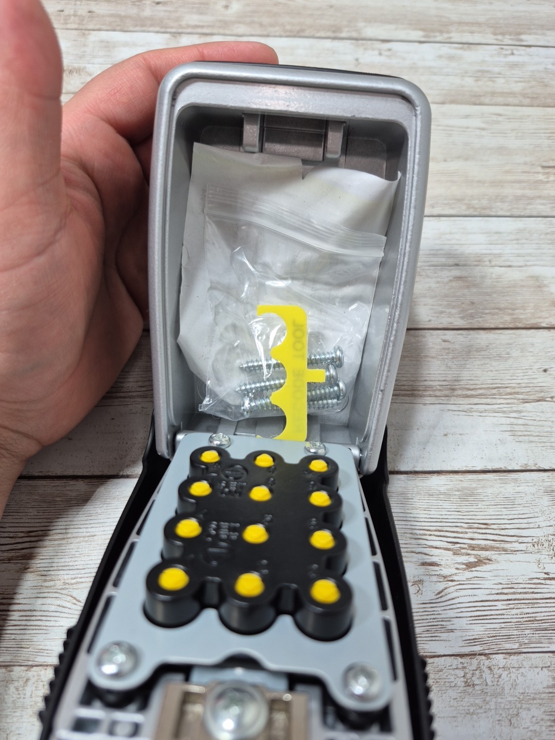 Master Lock 5423EC Wall Mount Push Button Lock Box