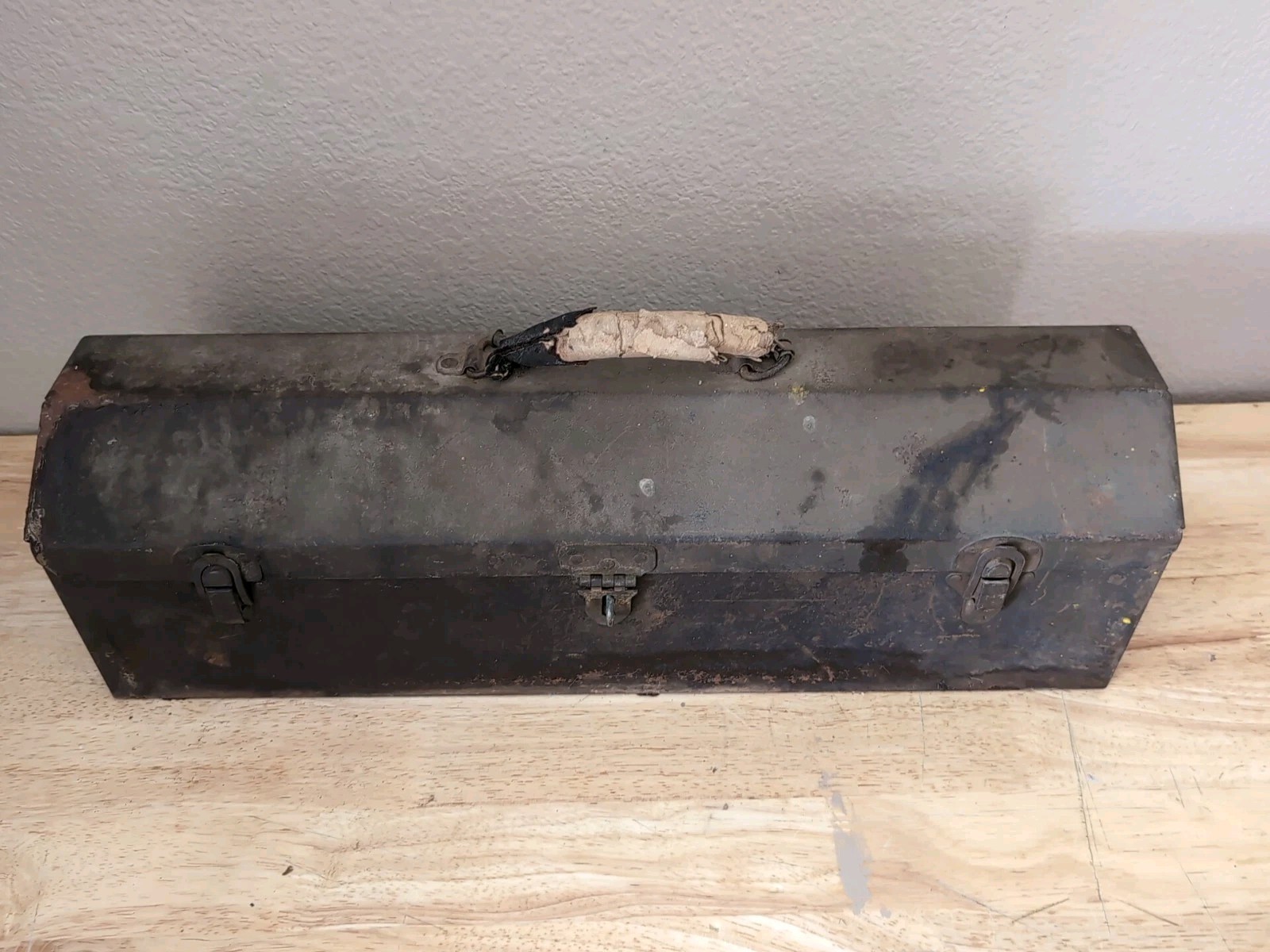 1930s Western Giant Tools Western Auto Supply Tool Box w/ Tray Leather Handle