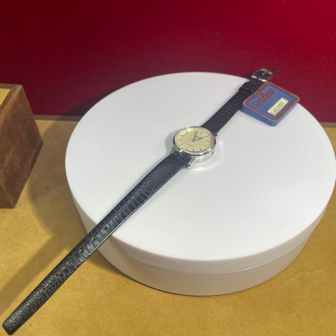 TISSOT Quartz Wristwatch 1970s Vintage Swiss Made Push Pusher Leather Strap