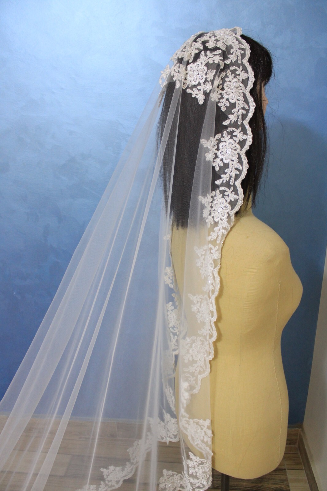 bridal veil mantilla Cathedral veil one layer lace edge