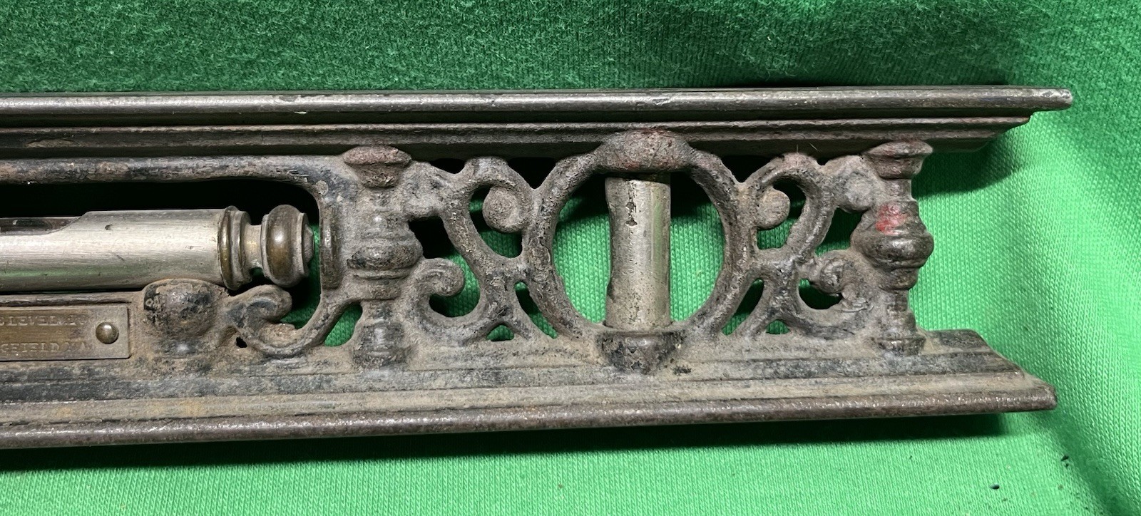 Vintage The Davis Level & Tool Co. 12" Cast Iron Level 1877-1883 Carpenter