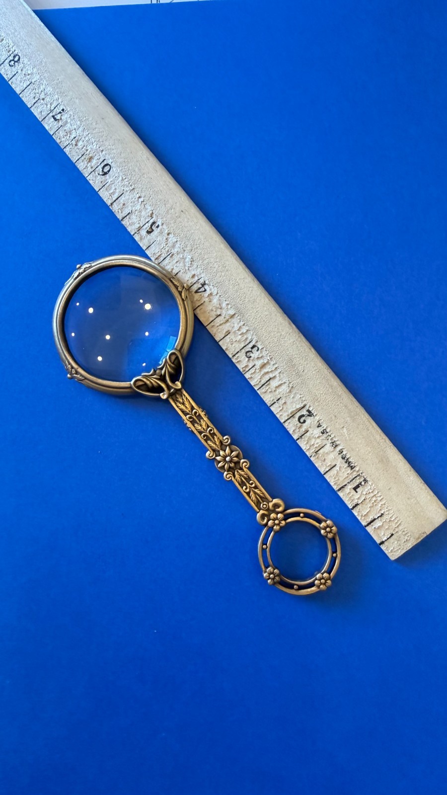 I am edgar Berebi this is my Vintage never used Milan personal magnifier 1999