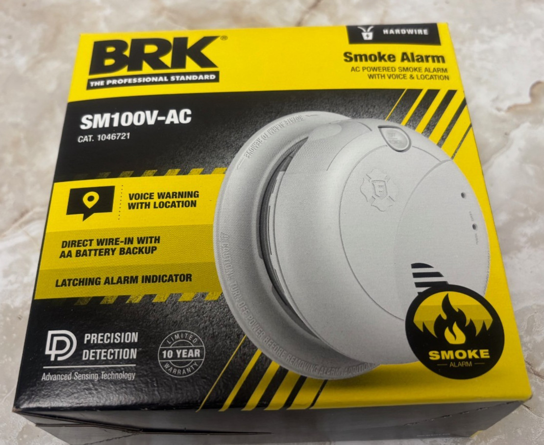 ⭐️⭐️⭐️First Alert BRK SM100V-AC Interconnect Hardwire Smoke Alarm w/ Voice & Loc