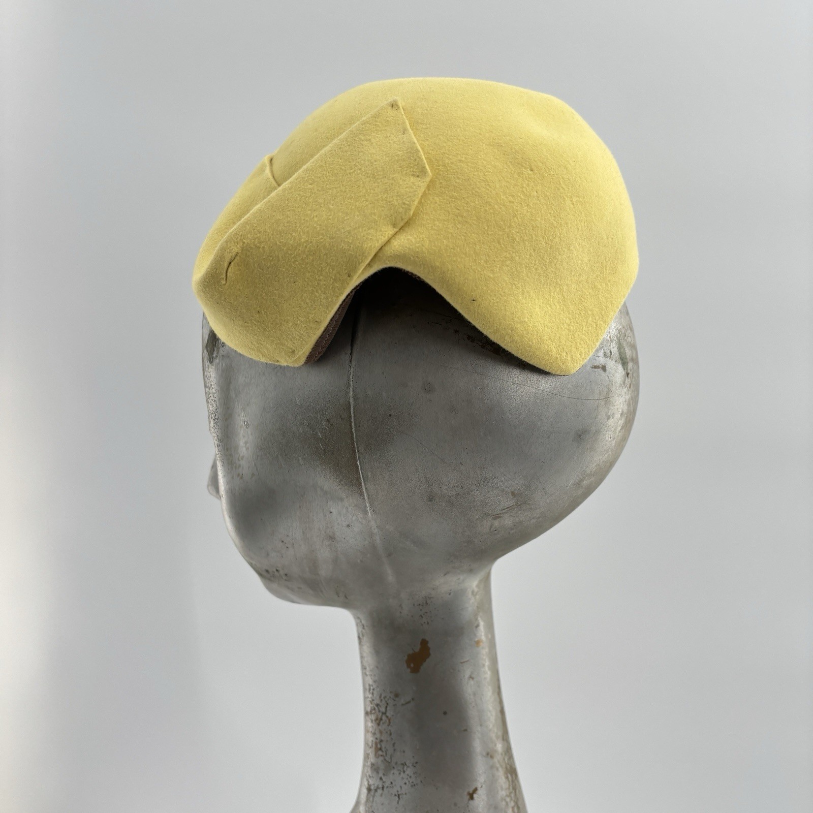 Vtg 60s Mustard Felt Tilt Hat Macy’s Mod Cocktail Jackie O Style