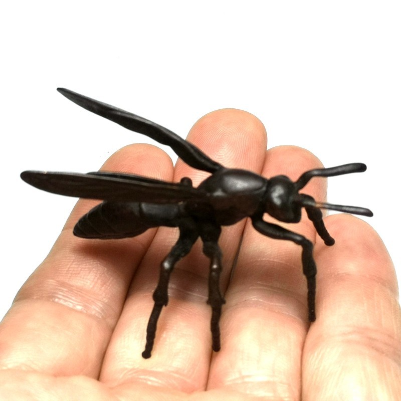 2.2 Inch Old Chinese Bronze Carving Wasp Hornet Figurine Statue Gift Collection