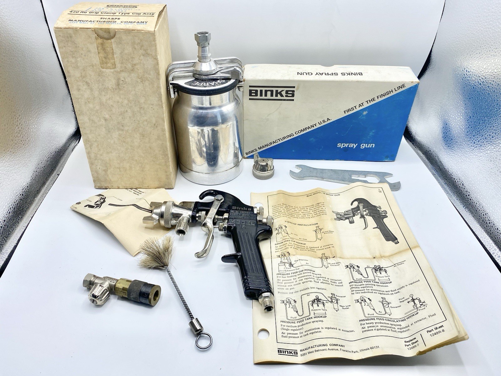 Binks Vintage Model 18 Paint Spray Gun With Sharpe 450 Canister Box/ Manuals