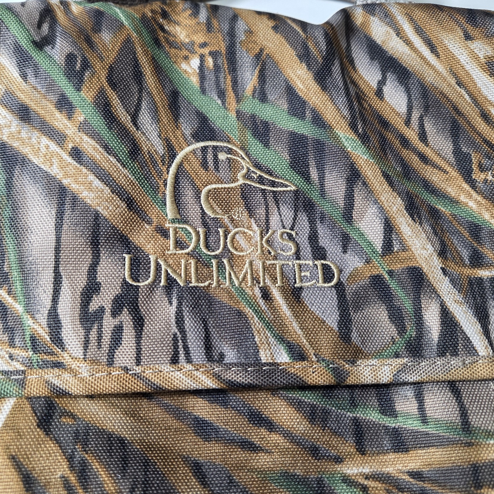 Ducks Unlimited Avery Camo Messenger Bag *Missing Components