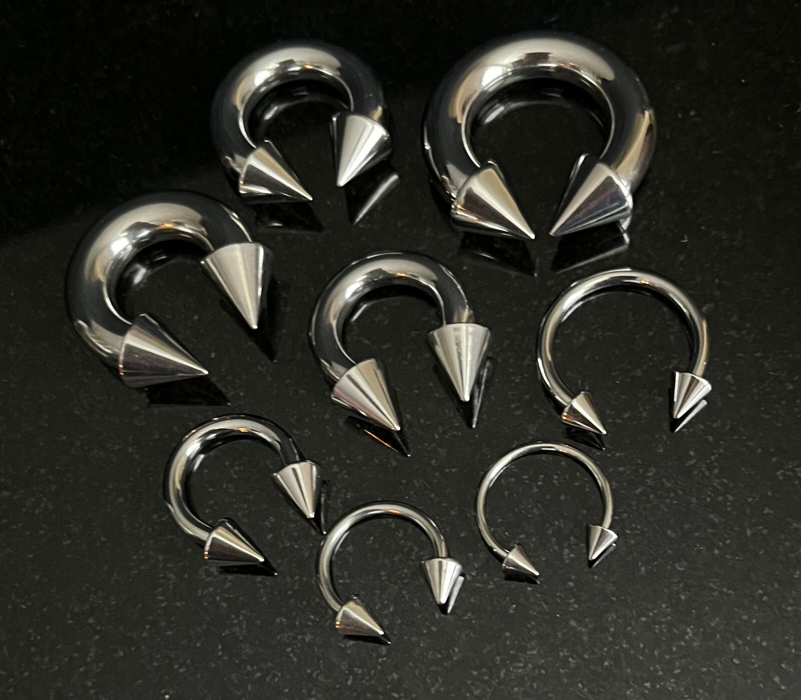 1pc Surgical Steel Circular Horseshoe Barbell w/ Spikes Lip Septum 18G thru 2g
