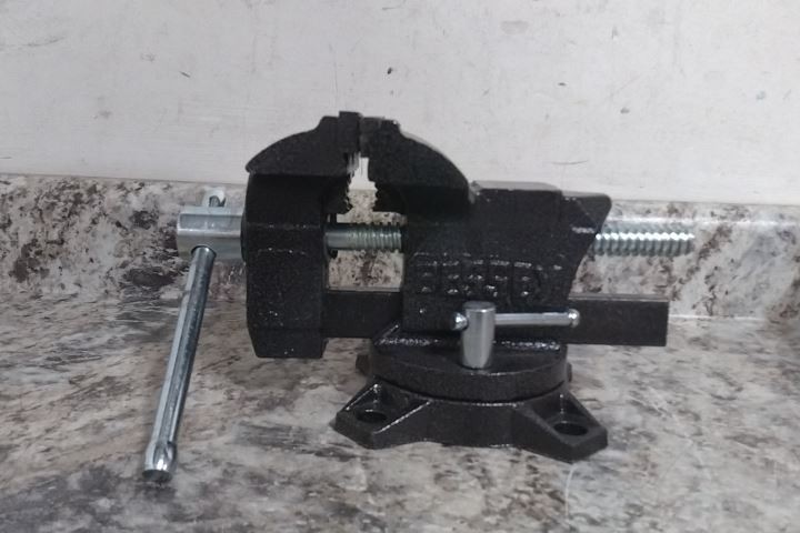 Bessey BV-HW45 4 In Max Jaw Opening Standard Duty Light Duty Bench Vise