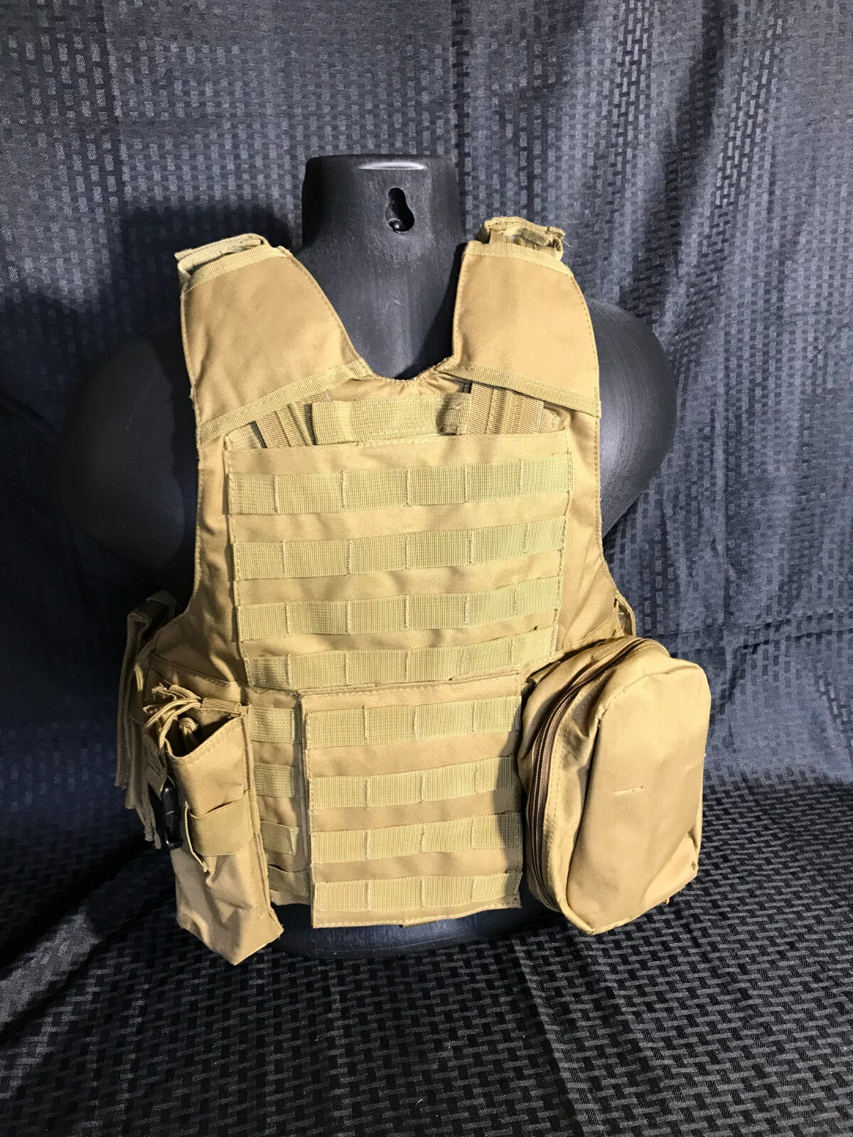 Coyote Tan FDE Tactical Vest Plate carrier w/ 2 Curved 8x10 Plates- Lvl III