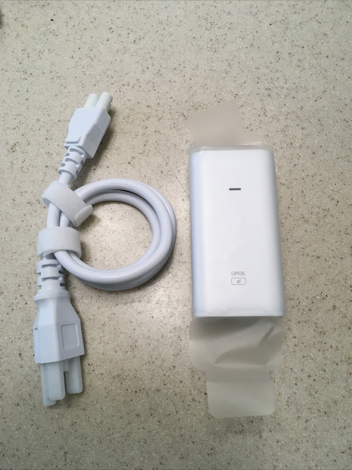 Ubiquiti UniFi U-PoE-AF PoE Injector with Power Cord  New